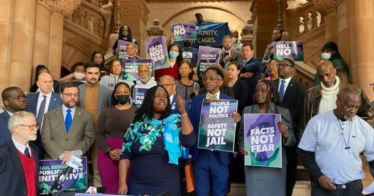 BDS | Reformists rally against Hochul plan for rollbacks